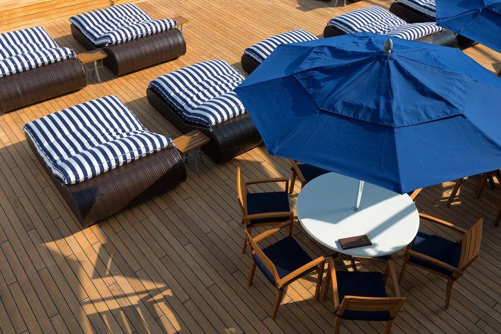 Deck with lounges and dining
